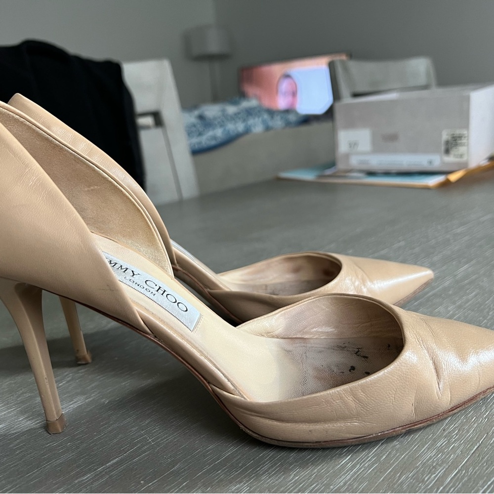 AUTHENTIC Jimmy Choo nude pumps 39.5.